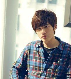 台湾网红校草,颜值与才华并存，魅力无限