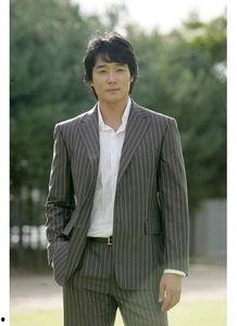 李泰坤个人资料,才华横溢的青年才俊，多领域成就斐然