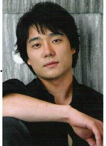 李泰坤个人资料,才华横溢的青年才俊，多领域成就斐然