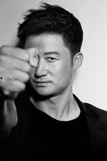 吴京照片,硬汉影帝的蜕变之路